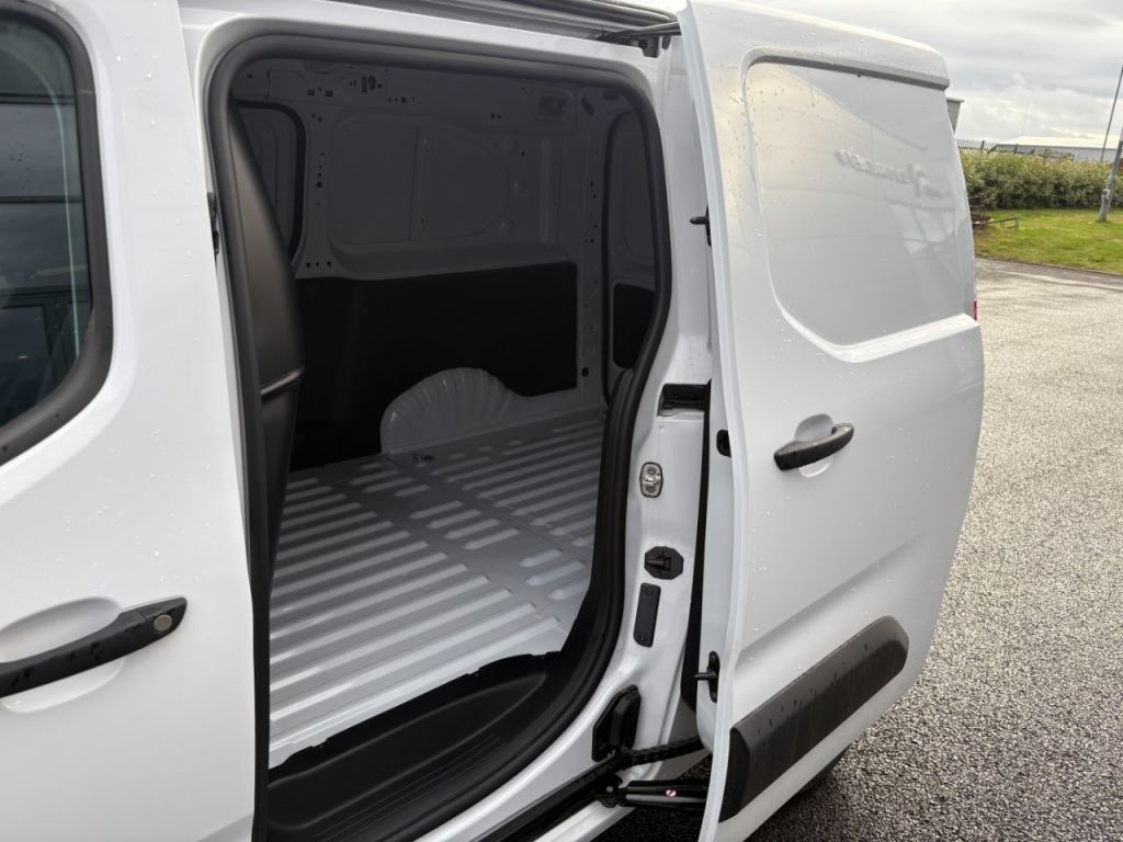Used Vauxhall Combo 2024 for sale - 76118300: Photo 9