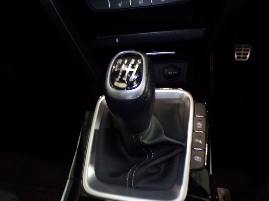 Used Kia XCeed 2023 for sale - 76245054: Photo 23