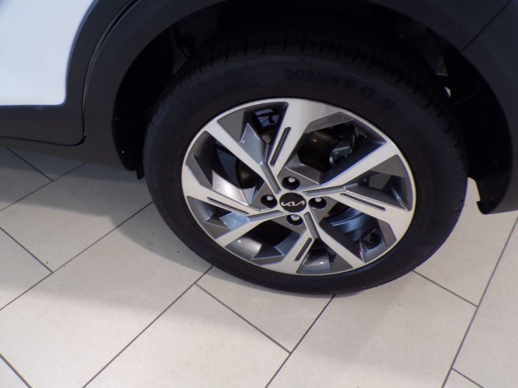 Used Kia Stonic 2025 for sale - 76118320: Photo 15