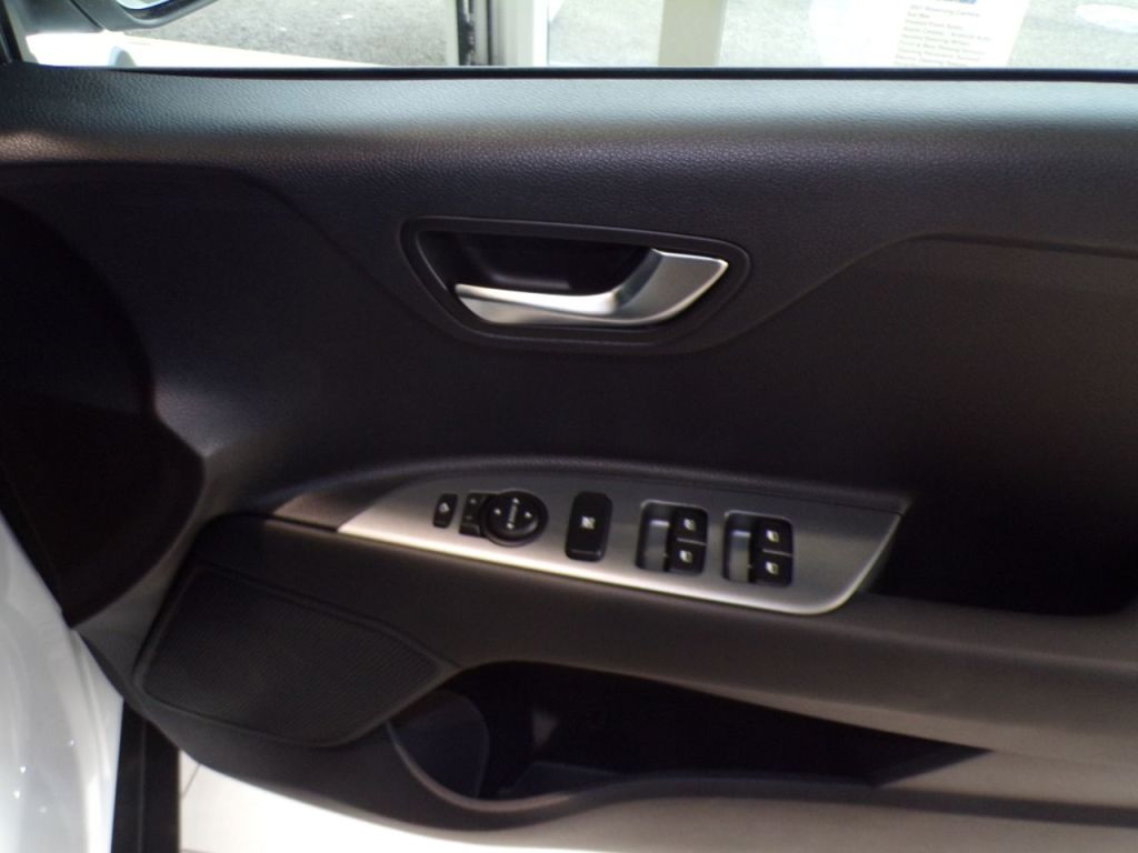 Used Kia Stonic 2025 for sale - 76118320: Photo 17