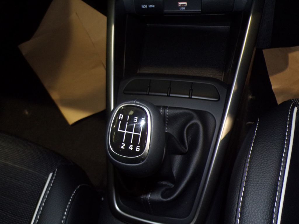Used Kia Stonic 2025 for sale - 76118320: Photo 24
