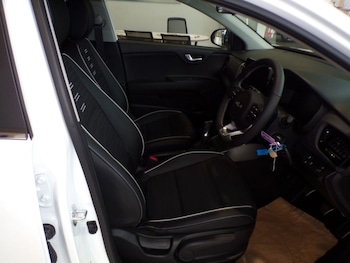 Used Kia Stonic 2025 for sale - 76118320: Photo 4