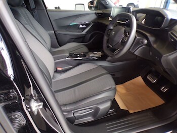 Used Peugeot 2008 2023 for sale - 76118332: Photo