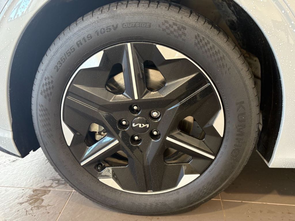 Used Kia EV6 2025 for sale - 76697951: Photo 4