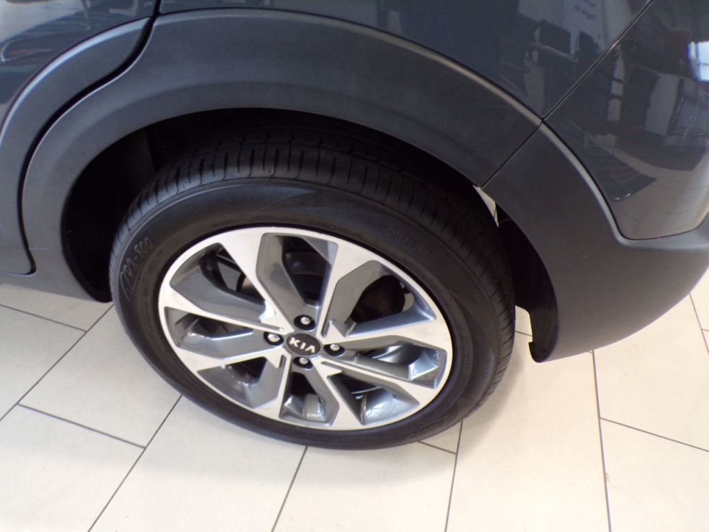 Used Kia Stonic 2021 for sale - 76147232: Photo 12