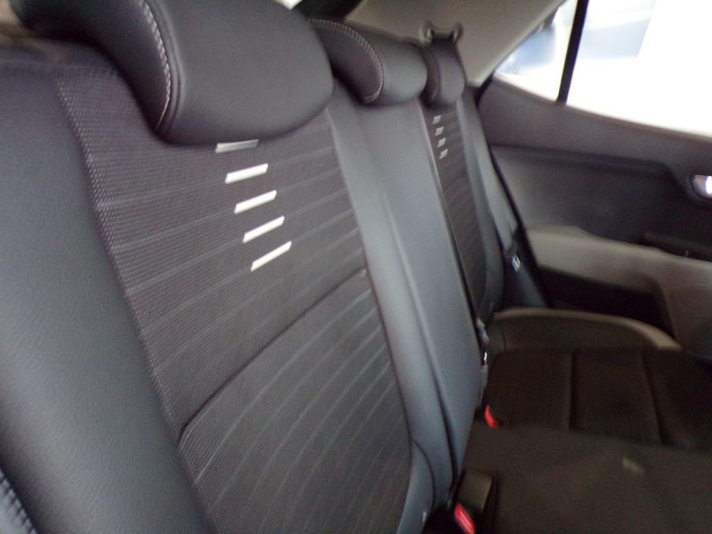 Used Kia Stonic 2021 for sale - 76147232: Photo 16
