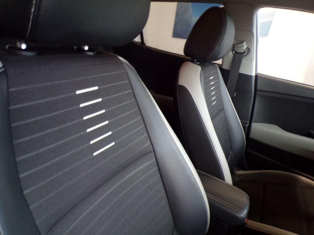 Used Kia Stonic 2021 for sale - 76147232: Photo 17