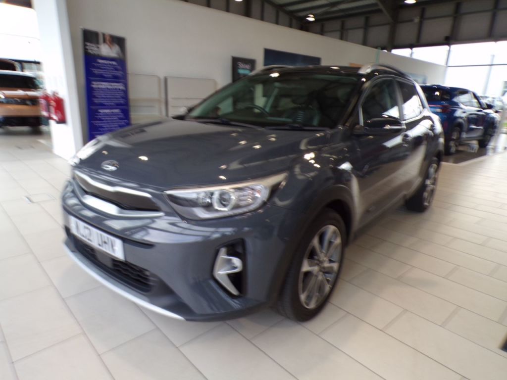 Used Kia Stonic 2021 for sale - 76147232: Photo 2