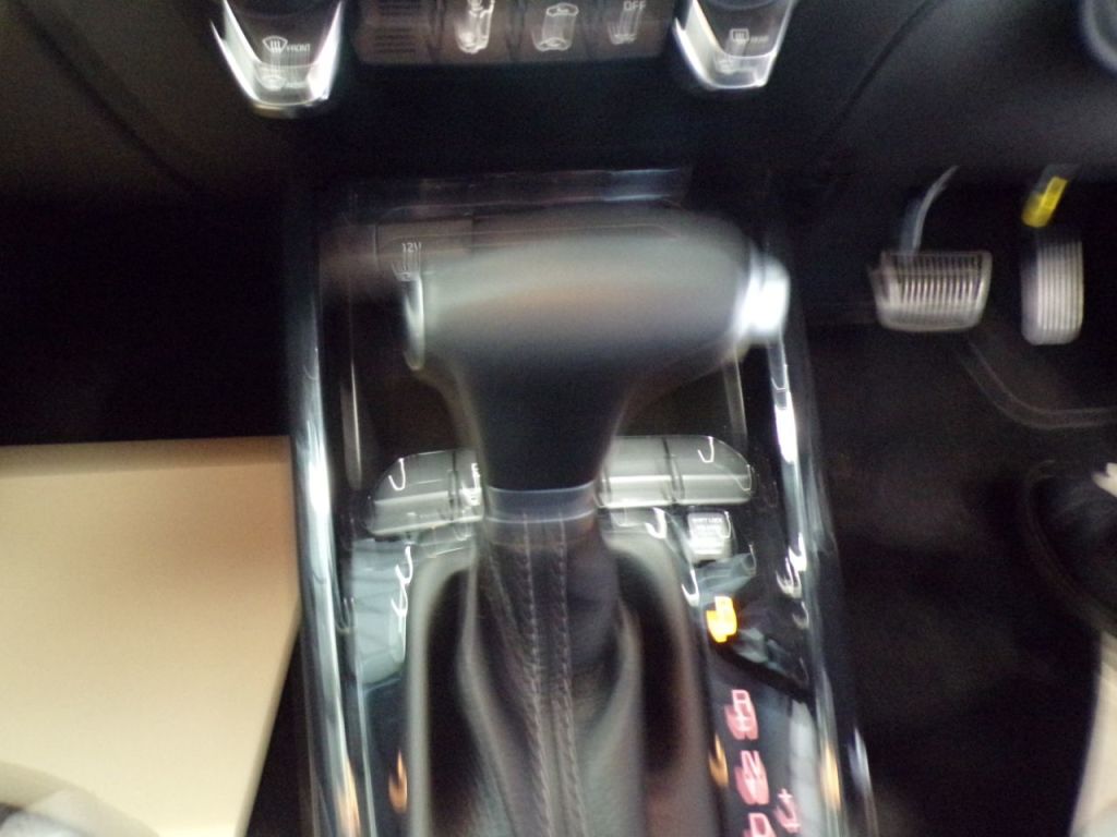 Used Kia Stonic 2021 for sale - 76147232: Photo 21