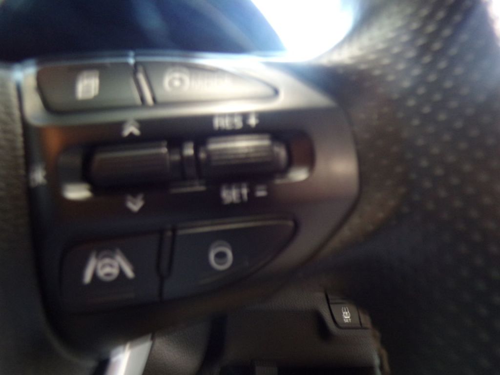 Used Kia Stonic 2021 for sale - 76147232: Photo 27