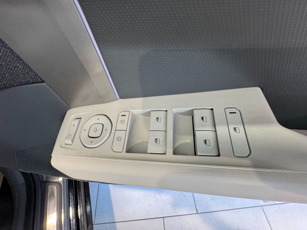 Used Kia EV3 2025 for sale - 76118241: Photo 30