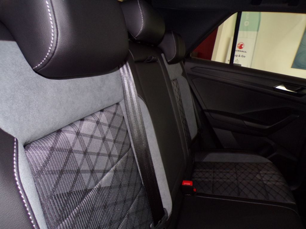 Used Volkswagen T-Roc 2025 for sale - 76363183: Photo 16