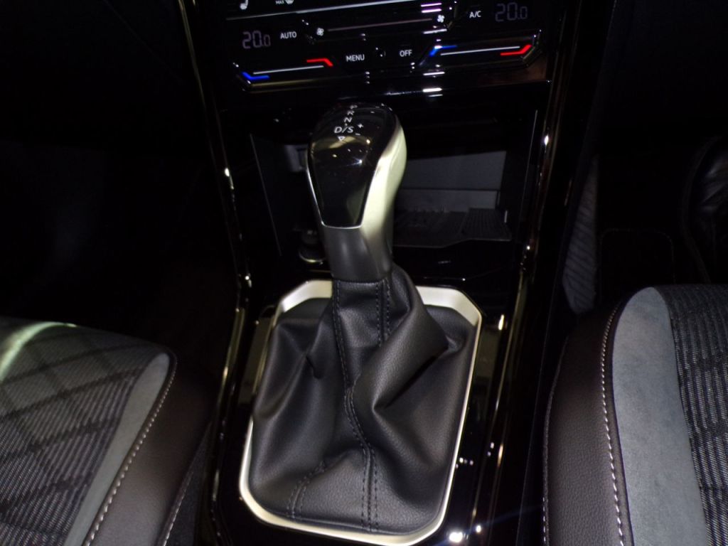 Used Volkswagen T-Roc 2025 for sale - 76363183: Photo 22