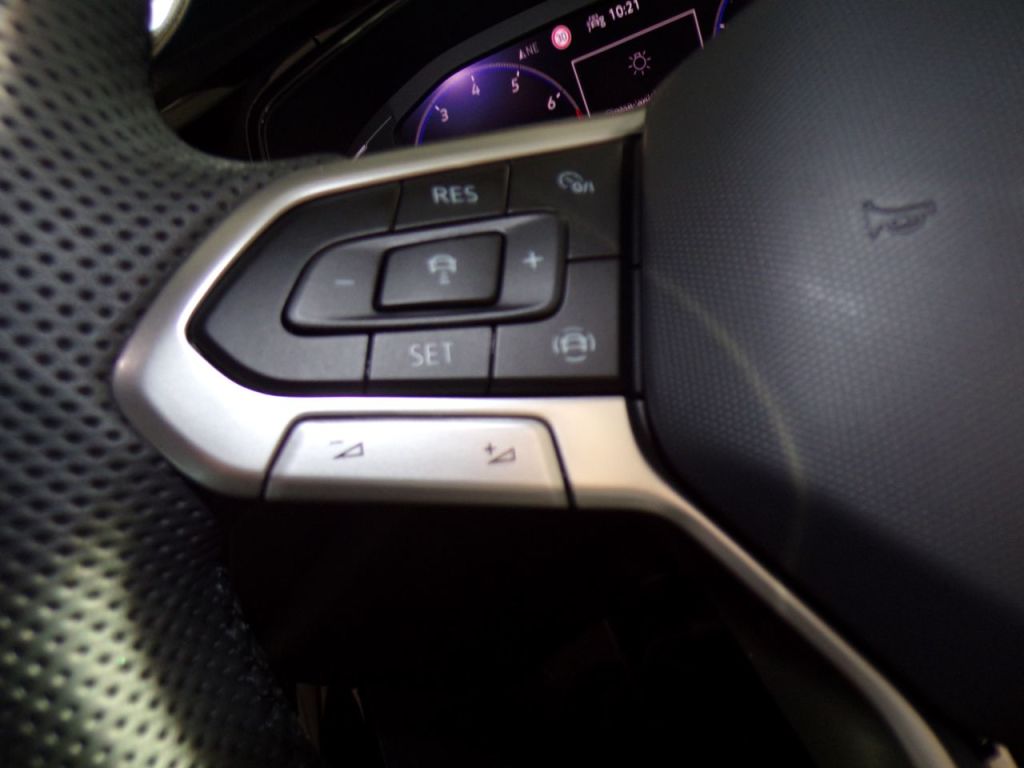 Used Volkswagen T-Roc 2025 for sale - 76363183: Photo 28