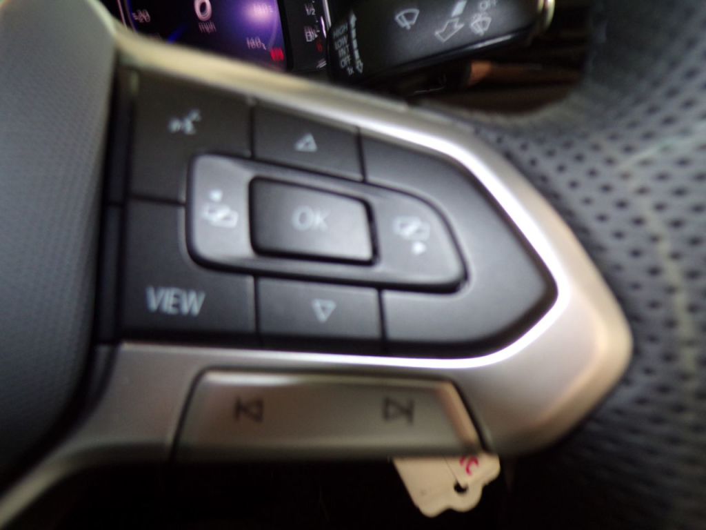 Used Volkswagen T-Roc 2025 for sale - 76363183: Photo 29