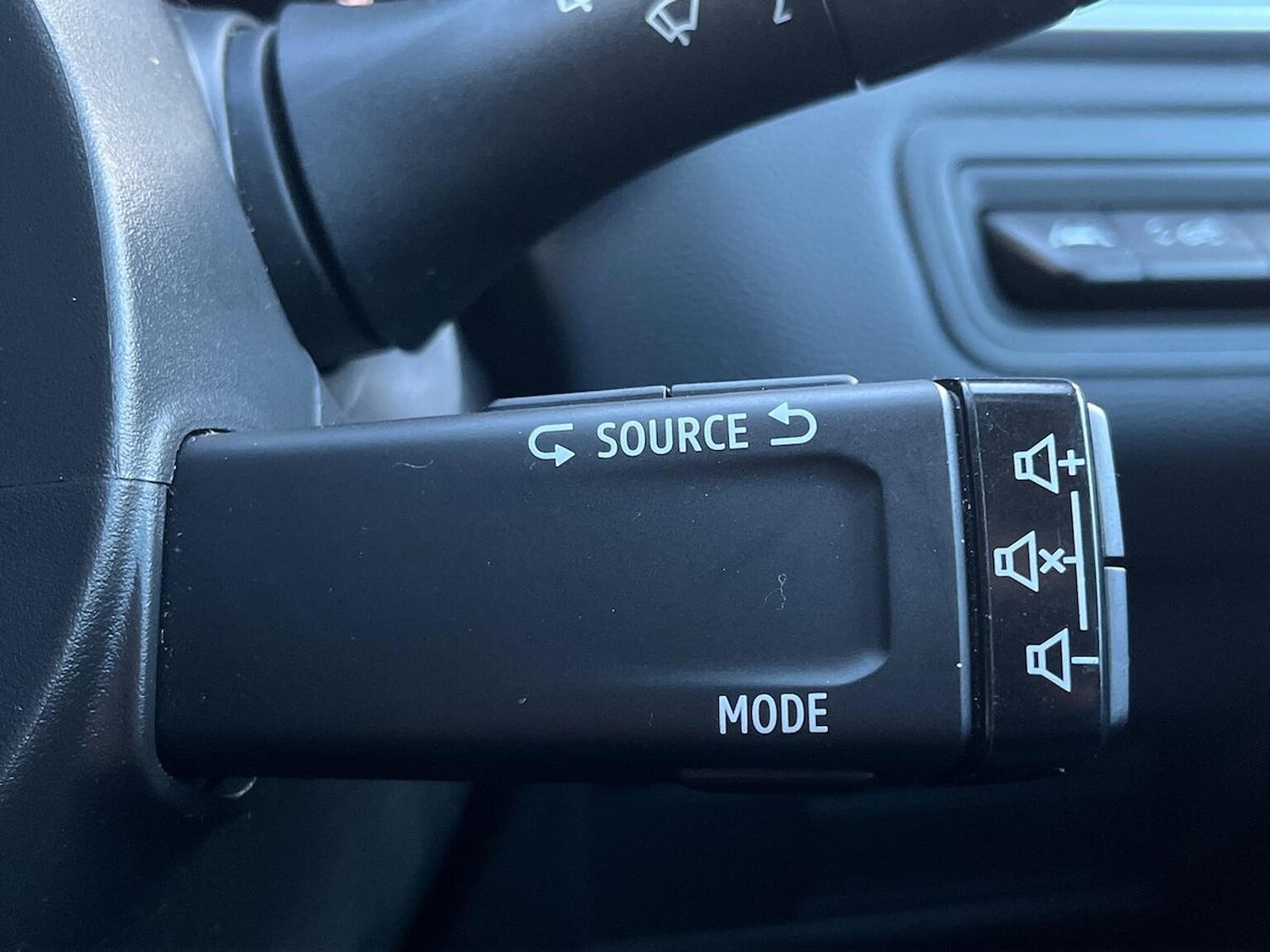 Used Renault Captur 2022 for sale - 76778251: Photo 31