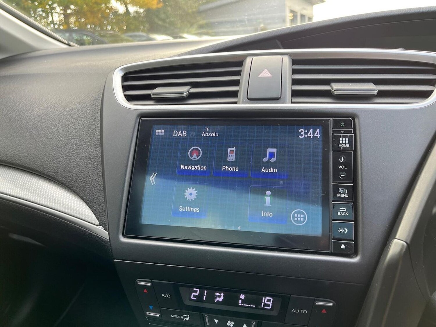 Used Honda Civic 2015 for sale - 76570997: Photo 26