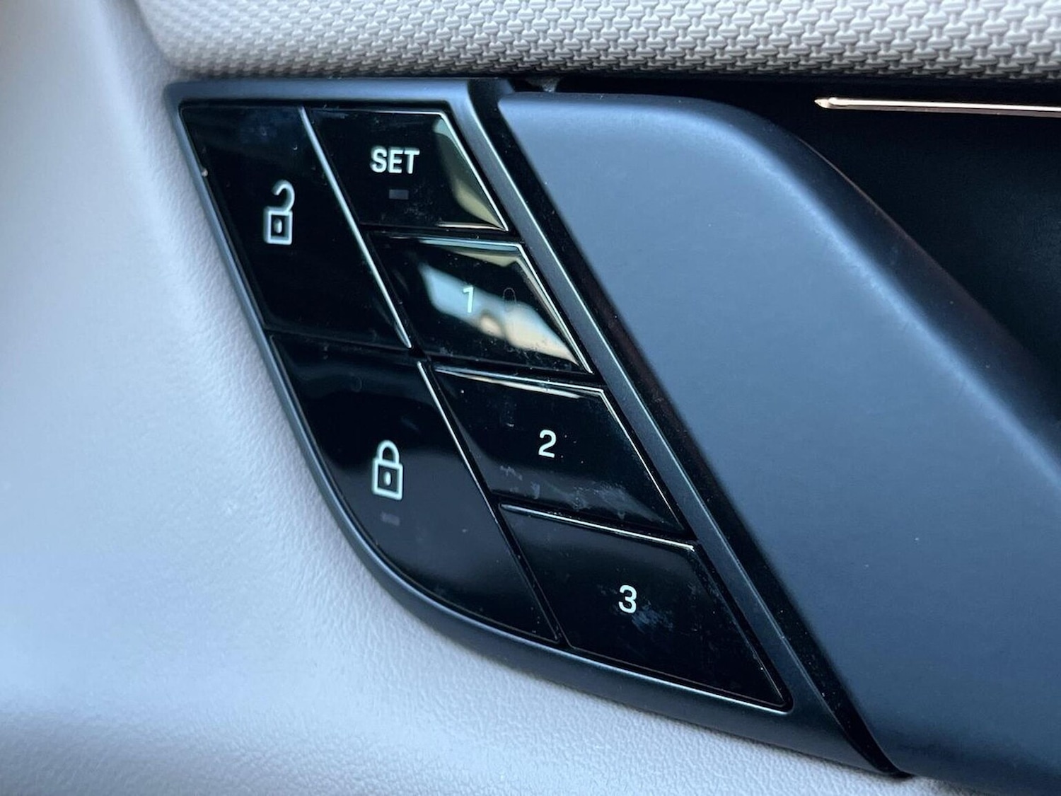 Used Porsche Taycan 2021 for sale - 77488731: Photo 22