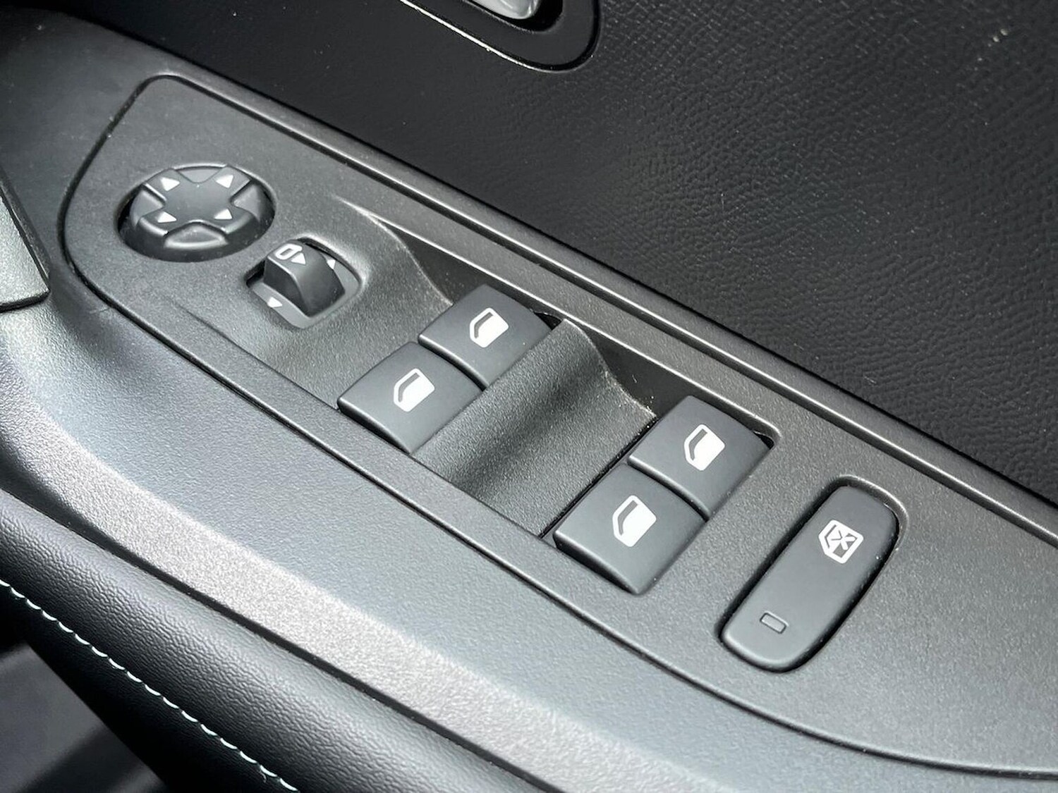 Used Peugeot 2008 2022 for sale - 78196465: Photo 24