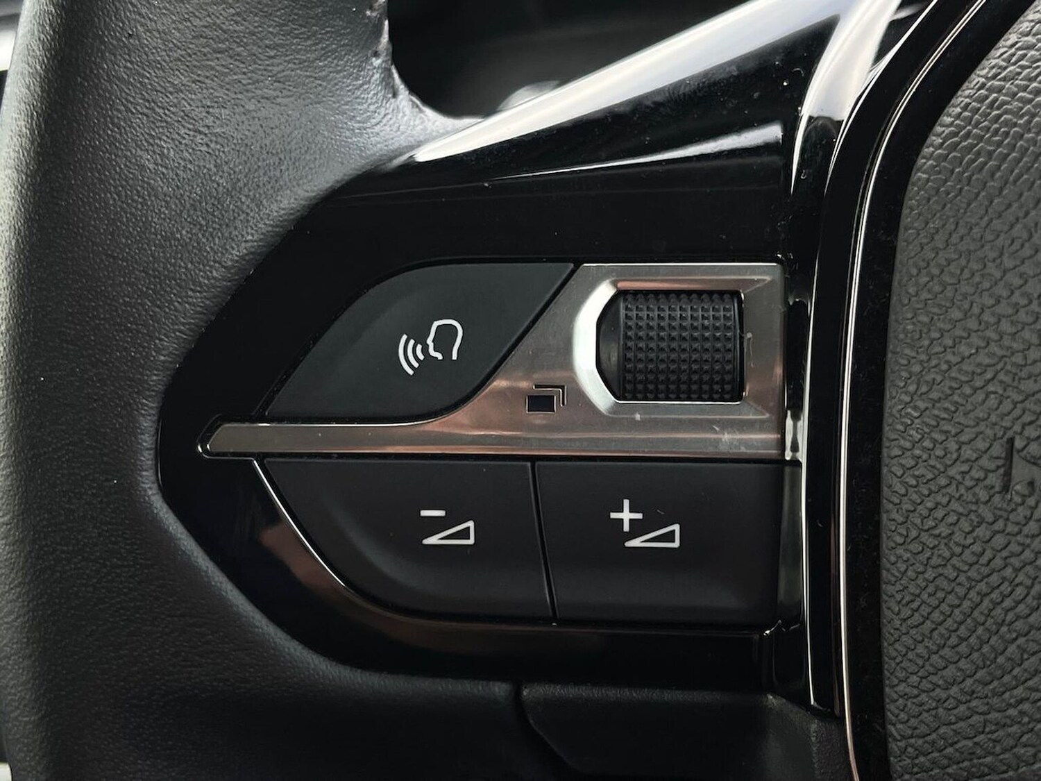 Used Peugeot 2008 2022 for sale - 78196465: Photo 29