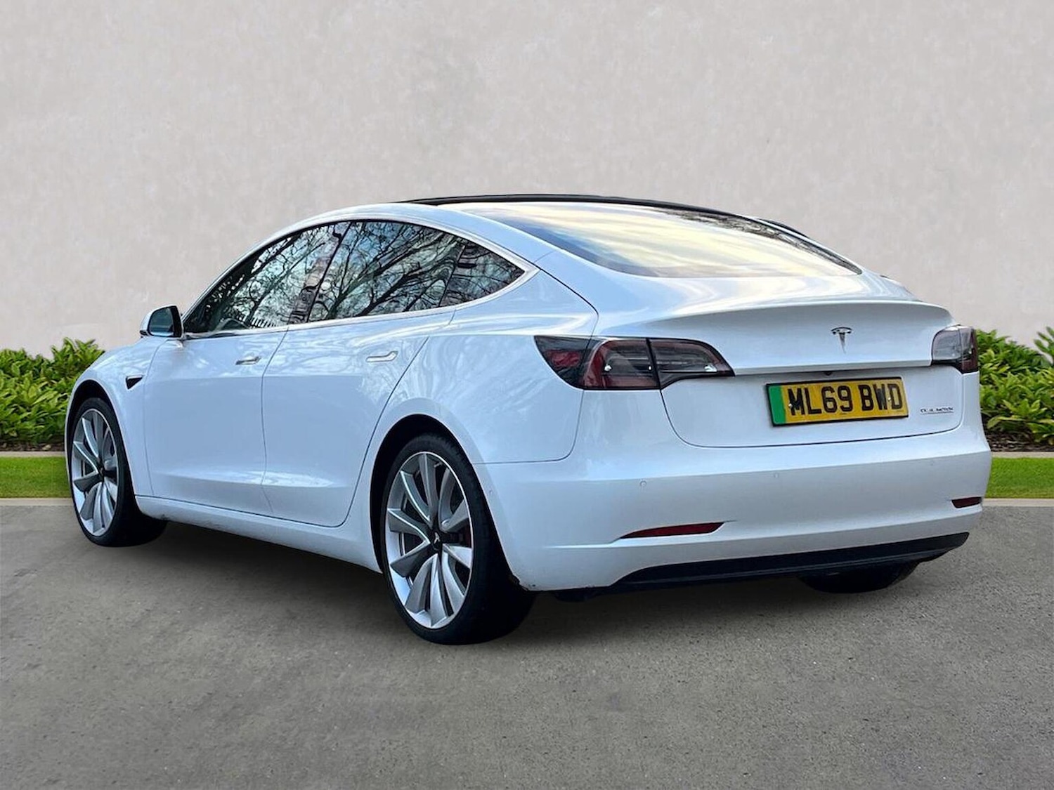 Used Tesla Model 3 2019 for sale - 76741233: Photo 2
