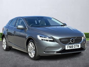 Used Volvo V40 2018 for sale - 79779525: Photo
