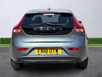 Used Volvo V40 2018 for sale - 79779525: Photo