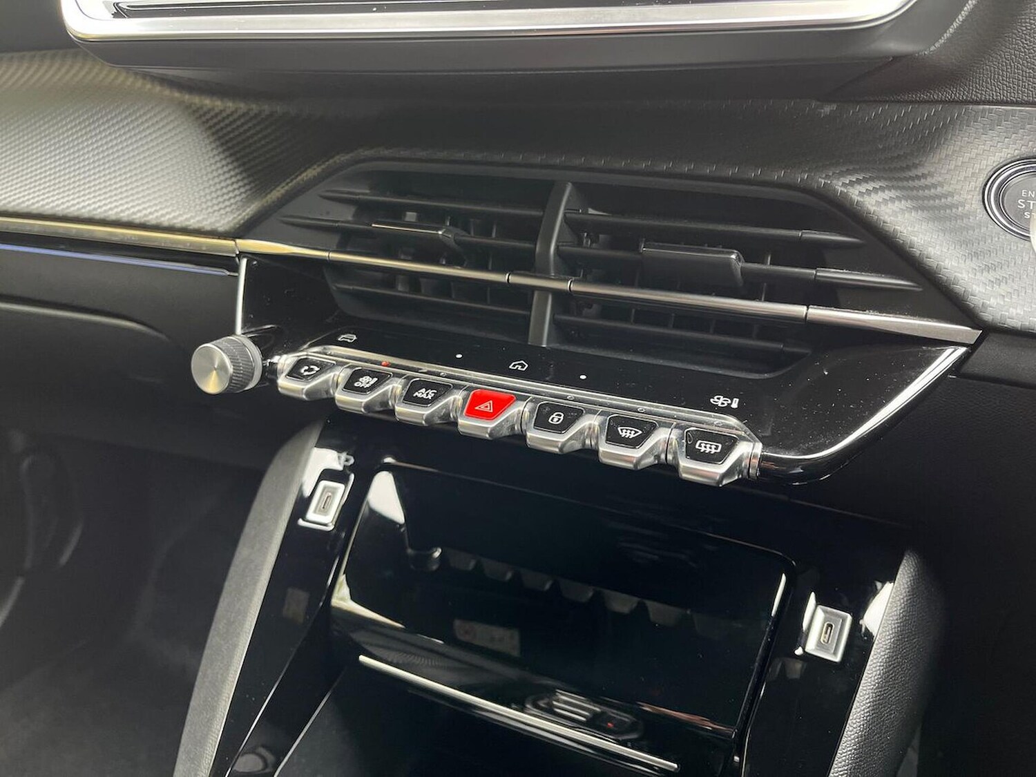 Used Peugeot 2008 2023 for sale - 76352498: Photo 12