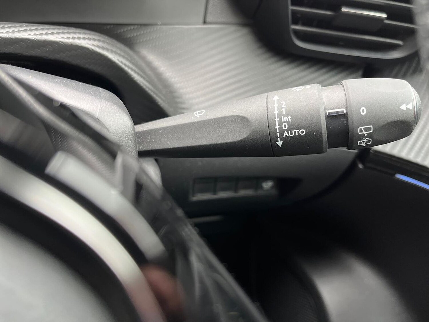 Used Peugeot 2008 2023 for sale - 76352498: Photo 28