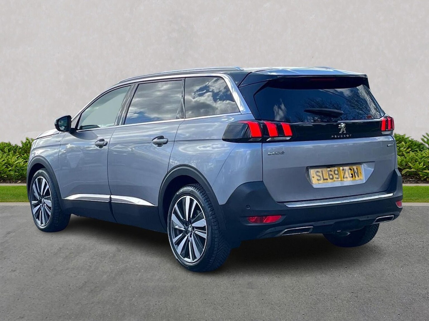 Used Peugeot 5008 2019 for sale - 76369187: Photo 2