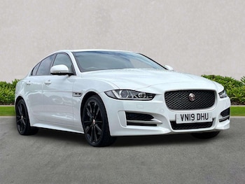 Used Jaguar XE 2019 for sale - 78620836: Photo