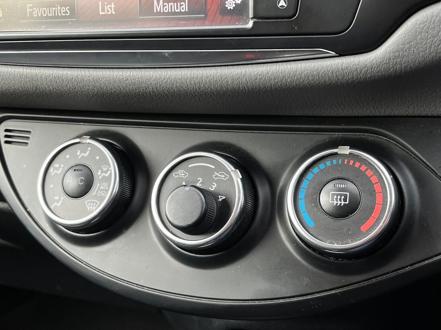 Used Toyota Yaris 2015 for sale - 76725820: Photo 13