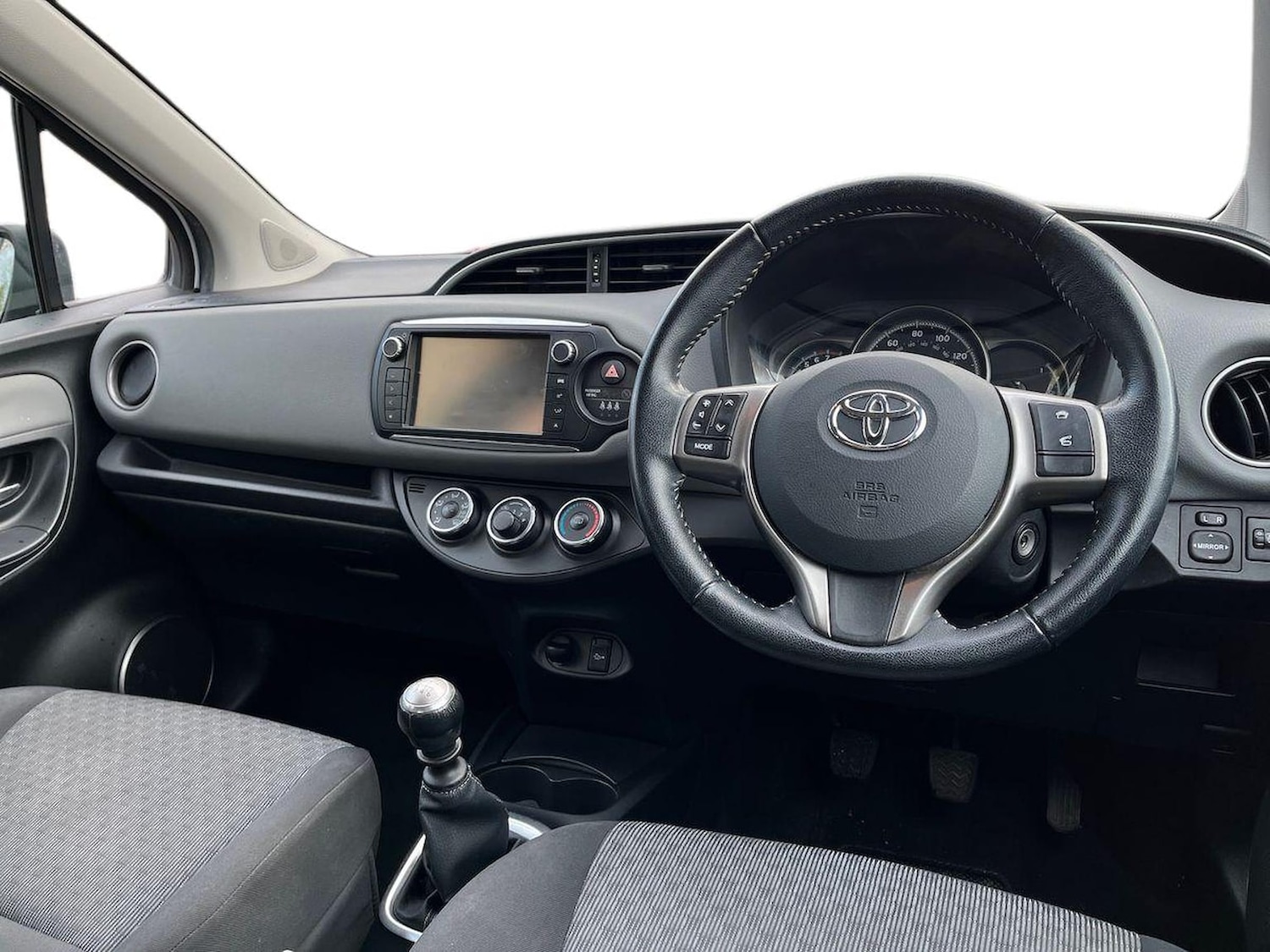 Used Toyota Yaris 2015 for sale - 76725820: Photo 16