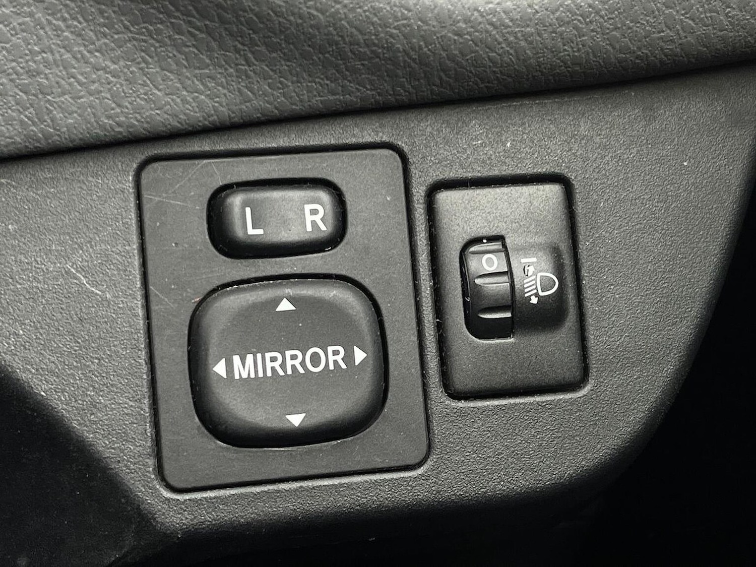 Used Toyota Yaris 2015 for sale - 76725820: Photo 23