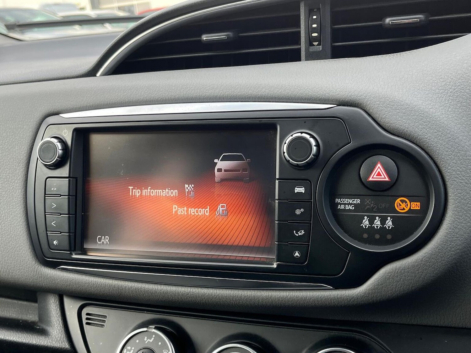 Used Toyota Yaris 2015 for sale - 76725820: Photo 24