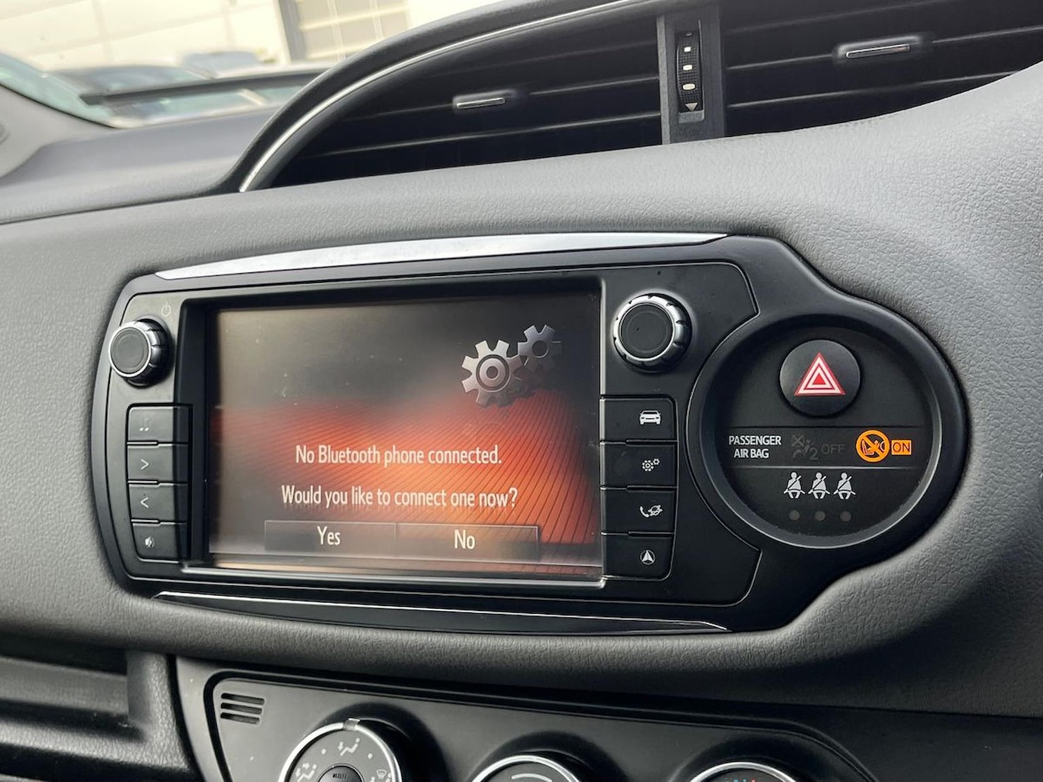 Used Toyota Yaris 2015 for sale - 76725820: Photo 26