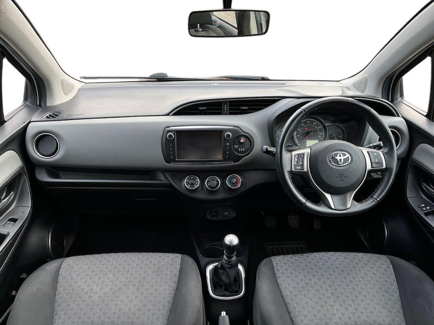 Used Toyota Yaris 2015 for sale - 76725820: Photo 9