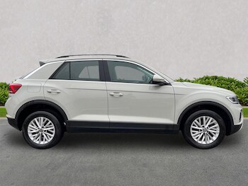 Used Volkswagen T-Roc 2023 for sale - 77488571: Photo