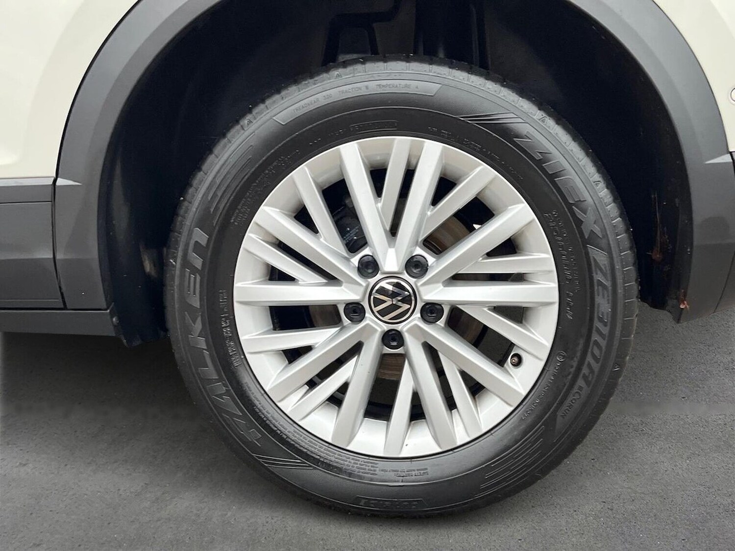 Used Volkswagen T-Roc 2023 for sale - 77488571: Photo 6