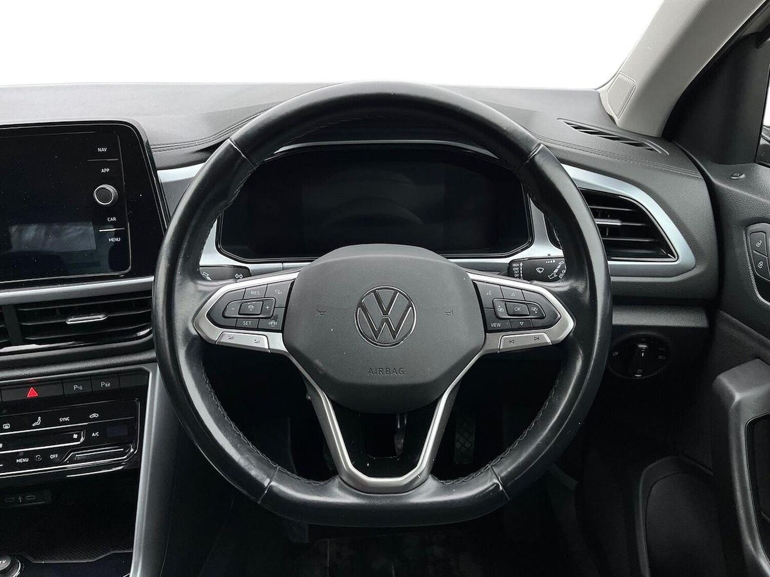 Used Volkswagen T-Roc 2023 for sale - 77488571: Photo 9