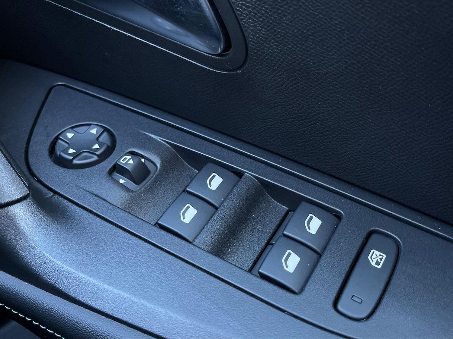 Used Peugeot 2008 2022 for sale - 76906310: Photo 22