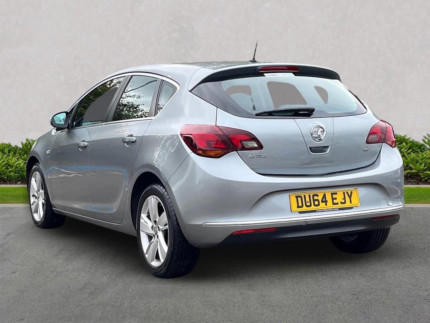 Used Vauxhall Astra 2014 for sale - 76335138: Photo 2