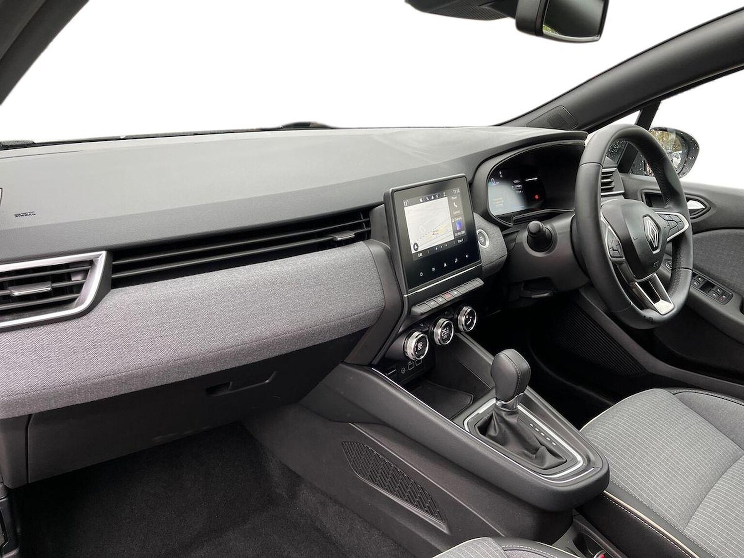 Used Renault Clio 2024 for sale - 76770052: Photo 8