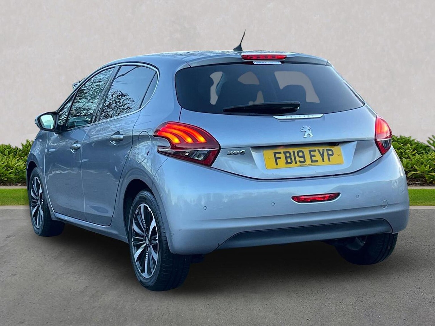 Used Peugeot 208 2019 for sale - 76911192: Photo 2