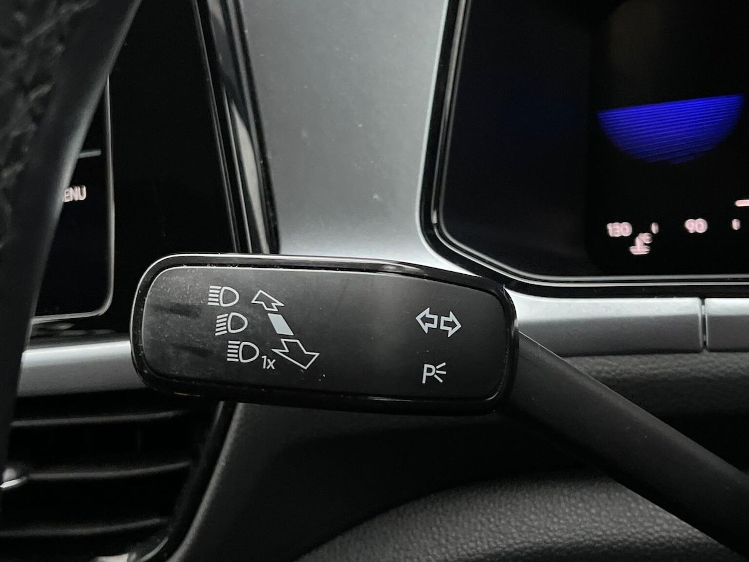 Used Volkswagen T-Roc 2023 for sale - 76986934: Photo 29