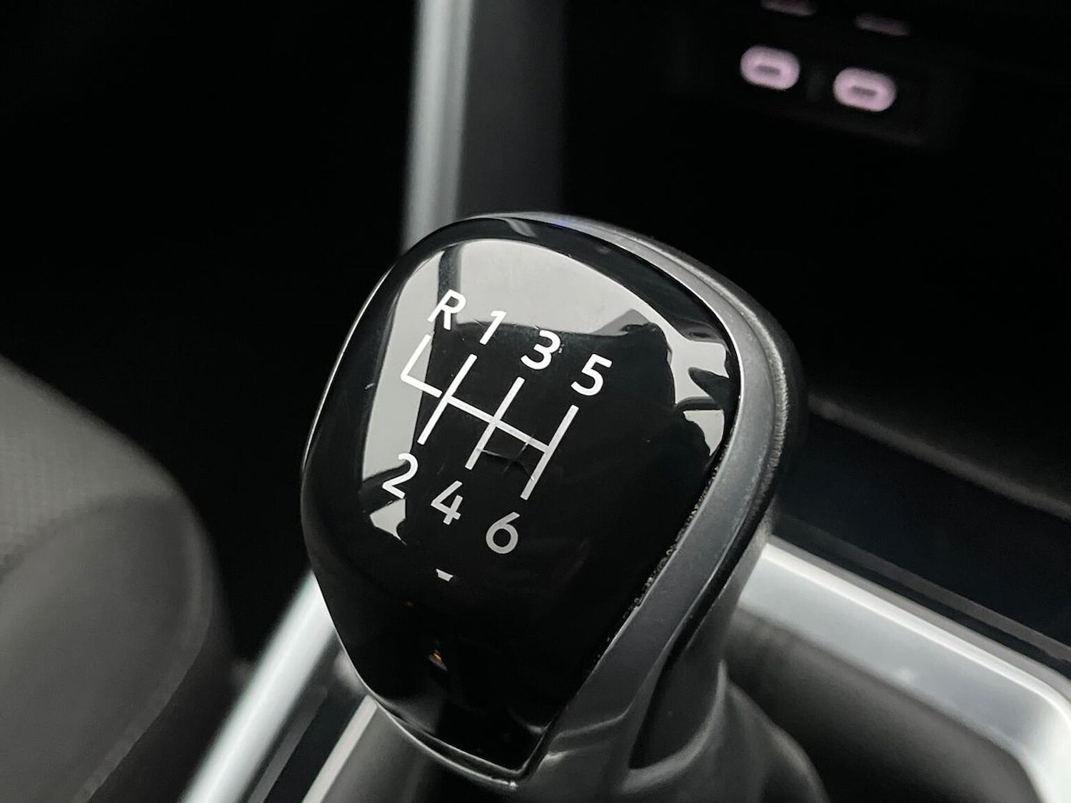 Used Volkswagen T-Roc 2023 for sale - 76986934: Photo 31