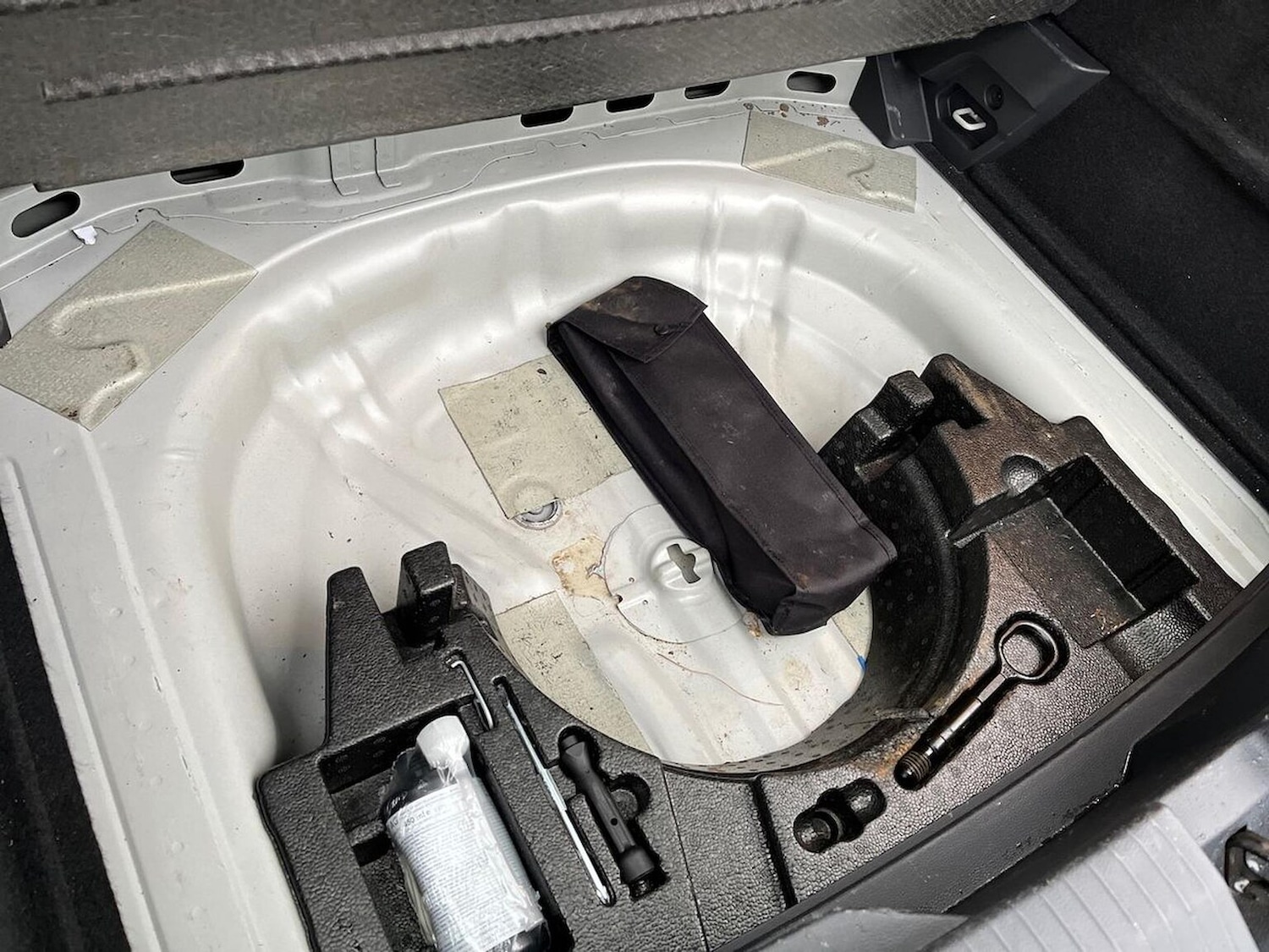 Used Volkswagen T-Roc 2023 for sale - 76986934: Photo 42