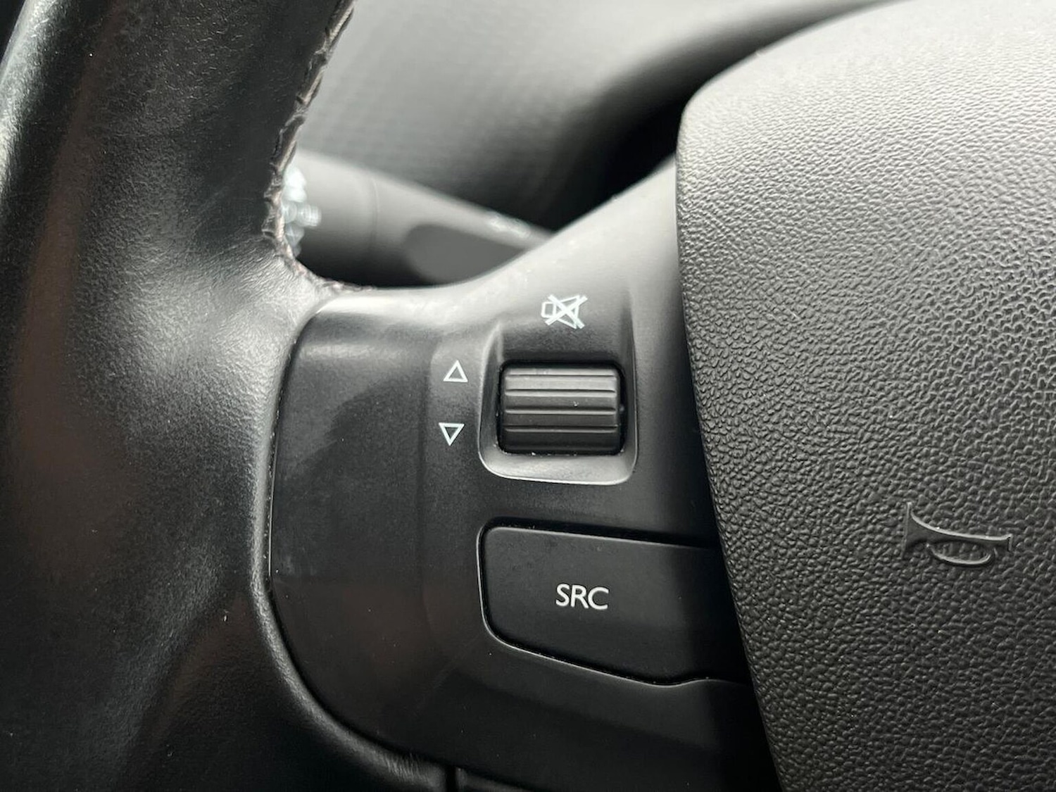 Used Peugeot 2008 2019 for sale - 76611607: Photo 27