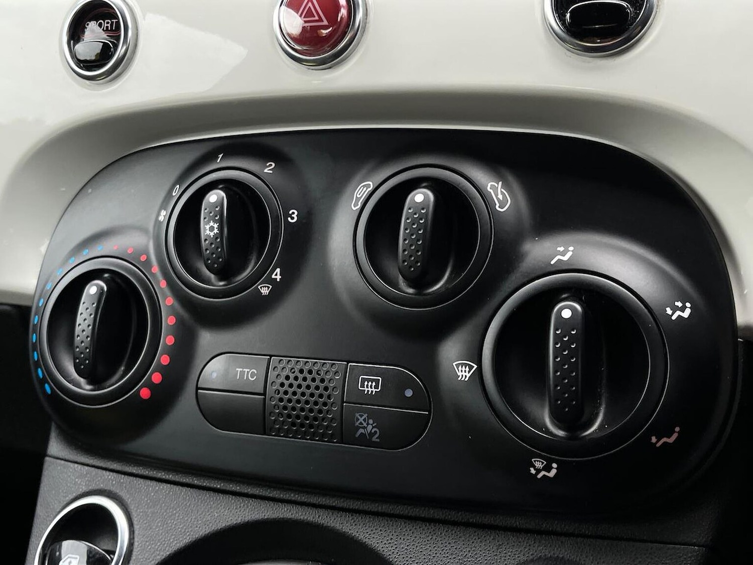 Used Abarth 595 2018 for sale - 76198479: Photo 12
