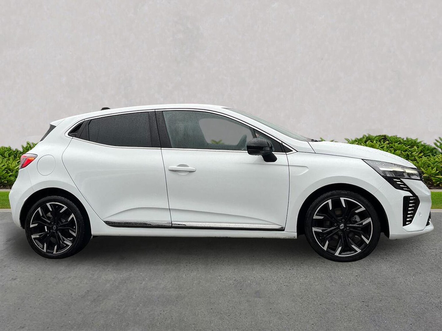 Used Renault Clio 2024 for sale - 77488575: Photo 3